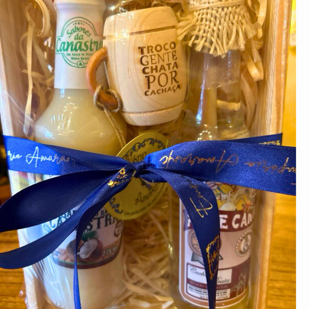 Kit Cachaça/Licores Artesanais - Personalizado | 2 garrafas de 275 ml (cada)+ canequinha artesanal - Imagem 2