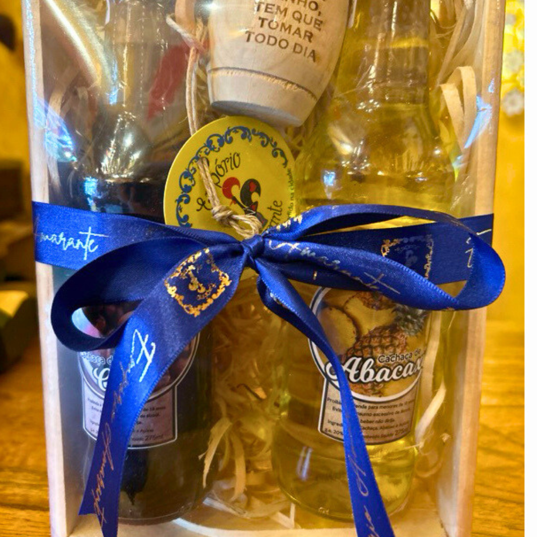 Kit Cachaça/Licores Artesanais - Personalizado | 2 garrafas de 275 ml (cada)+ canequinha artesanal - Imagem 3